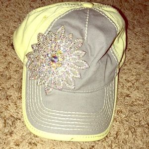 Buckle hat